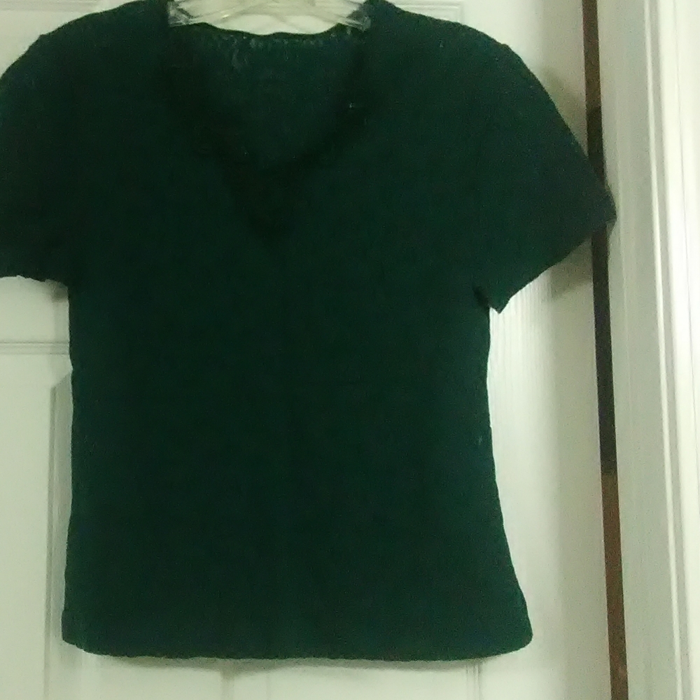 Appel girls green under shirt